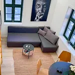 Apartman Vibrant On Bustling Street, Above A Restaurant - Perfect For Tourists,