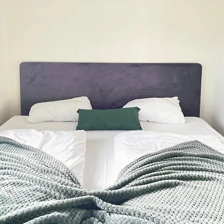 Apartment Vibrant On Bustling Street, Above A Restaurant Perfect For Tourists,