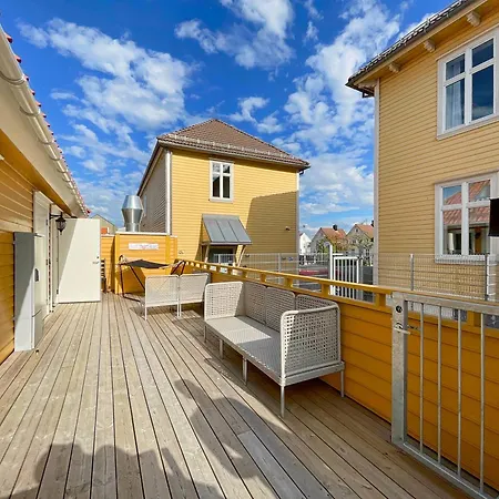 Apartment Vibrant On Bustling Street, Above A Restaurant Perfect For Tourists,