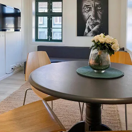 Apartment Vibrant On Bustling Street, Above A Restaurant Perfect For Tourists,