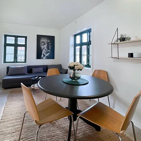 Vibrant On Bustling Street, Above A Restaurant Perfect For Tourists, Apartment Stavanger