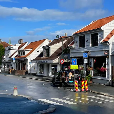Vibrant On Bustling Street, Above A Restaurant Perfect For Tourists, Apartment