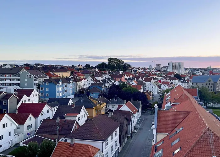 Leilighet Vibrant On Bustling Street, Above A Restaurant - Perfect For Tourists, Stavanger
